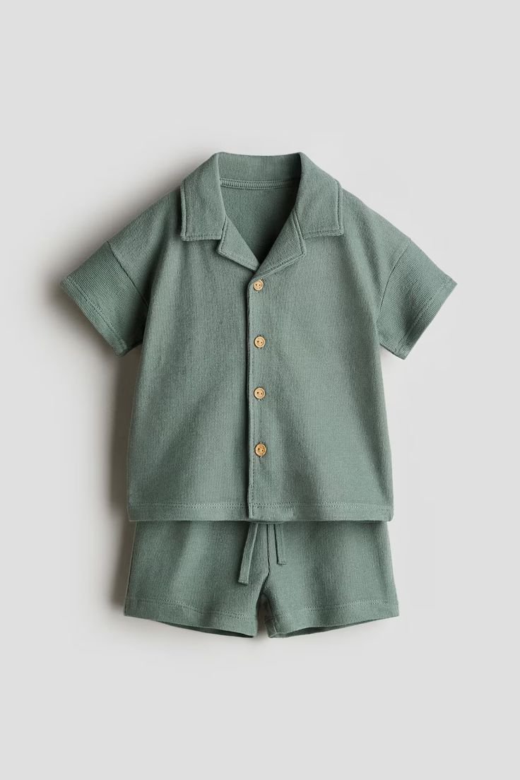 ERKEK ÇOCUK ALT ÜST GİYİM